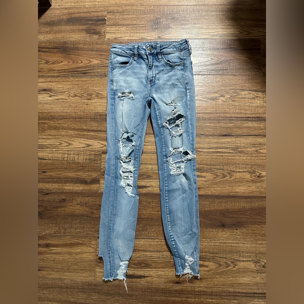 American Eagle “super stretch x” distressed hi-rise jeggings size 2